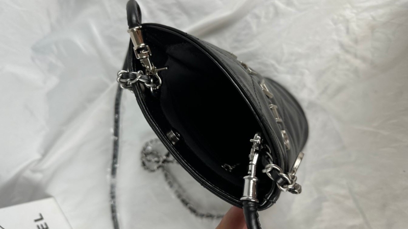 Ch**el bucket bags